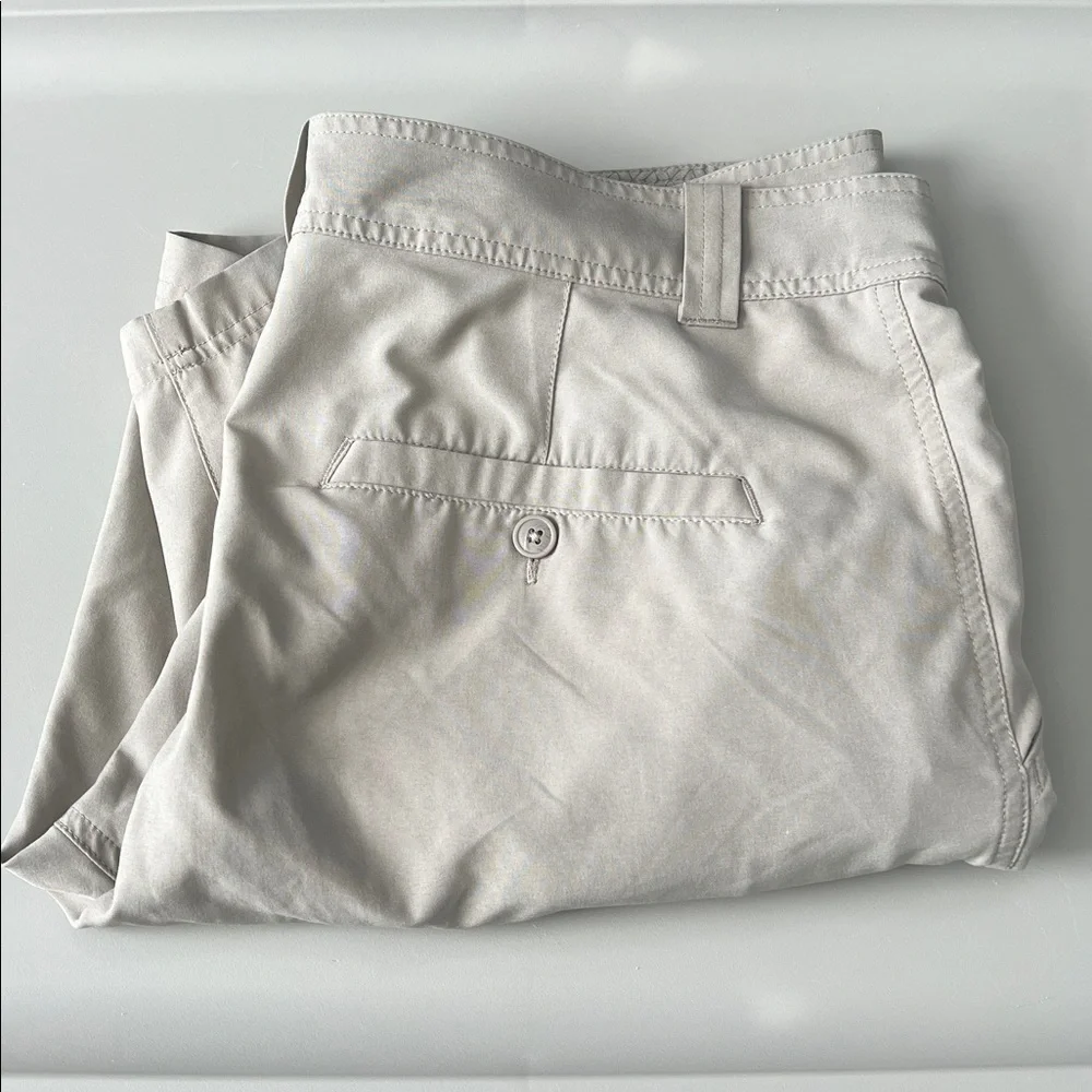 Columbia Omnishield Flat Front Khaki Short Size 34